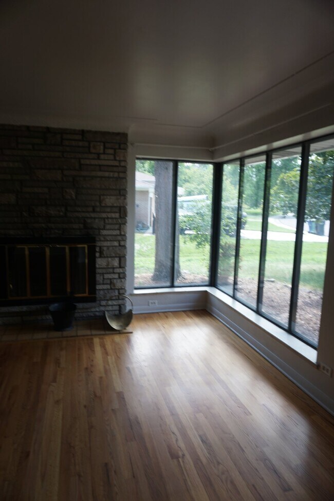 Building Photo - Super Location in Lakewood!!
