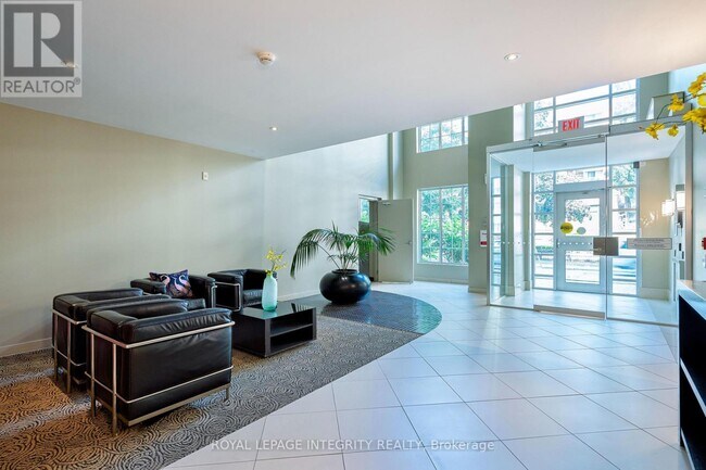 Photo du bâtiment - 138 Somerset St W