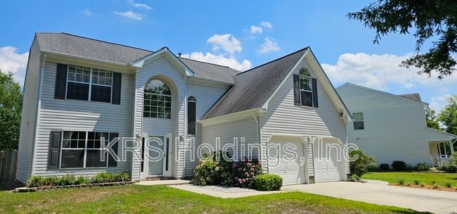 Building Photo - 3136 Sacramento Dr