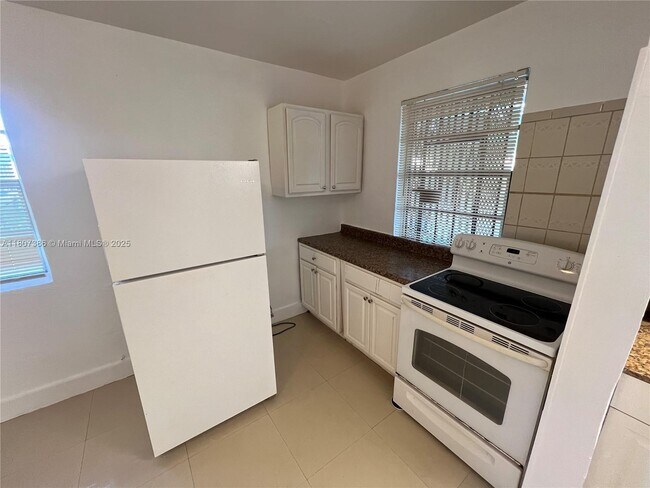 Foto del edificio - 7535 NW 4th Ct