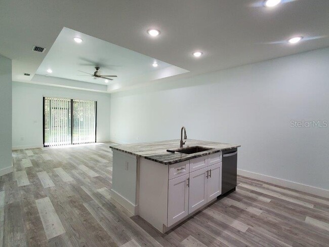 Building Photo - 1212 San Cristobal Ave