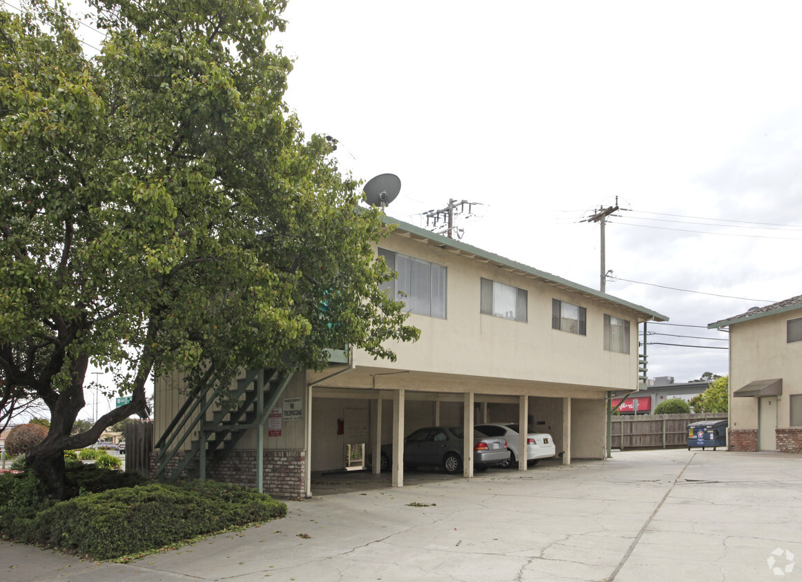 Primary Photo - 5 Gardenia Dr