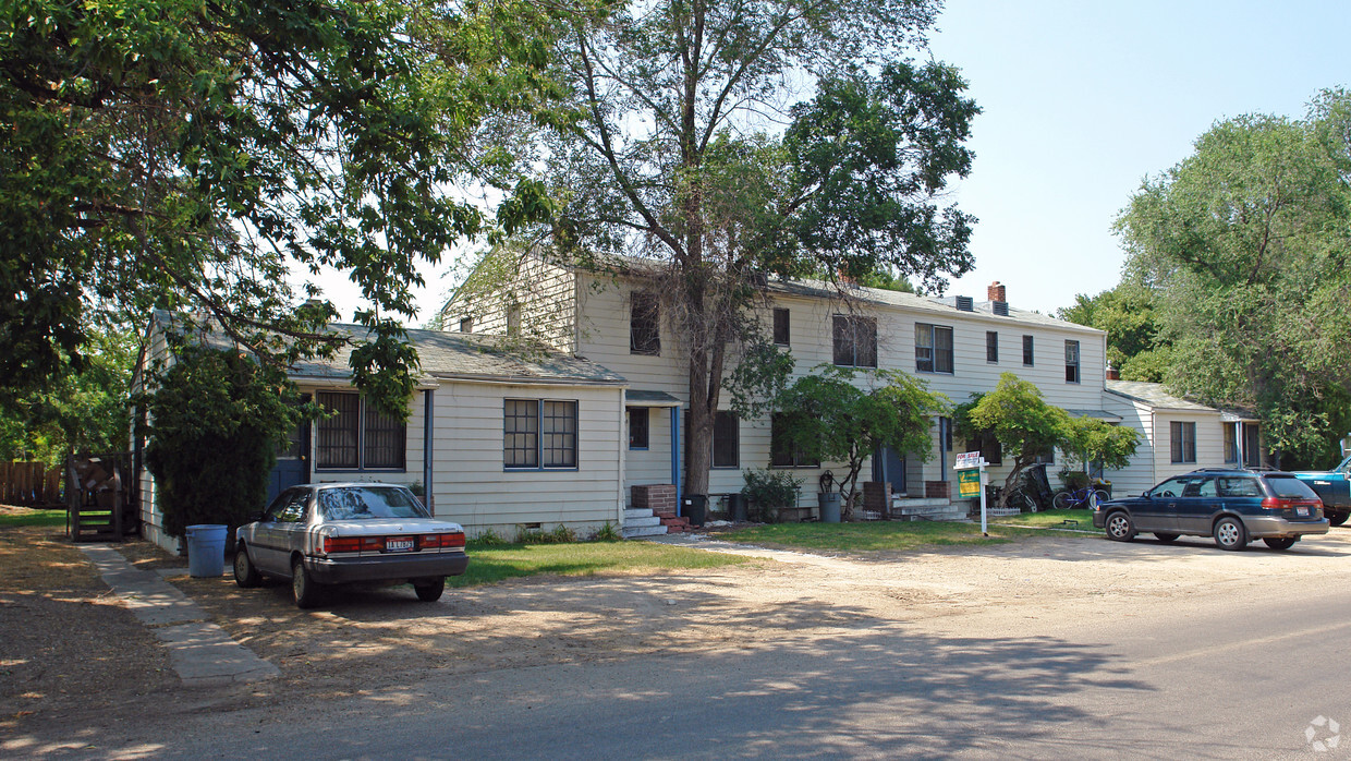 Primary Photo - VILLAGE APARTMENT