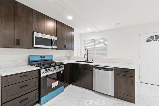 Foto del edificio - 1578 San Bernardino Pl