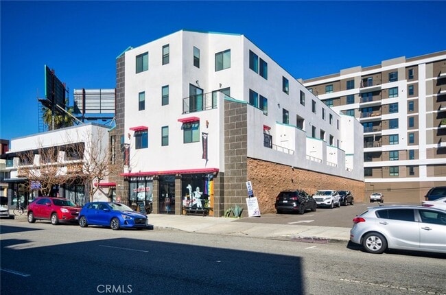 Building Photo - 137 W 6th St