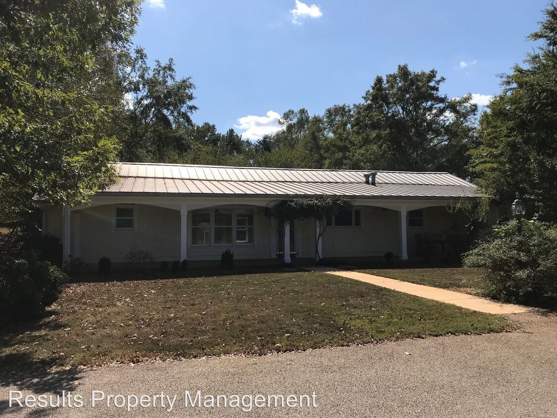Primary Photo - 4 br, 3 bath House - 4417 West Point Rd
