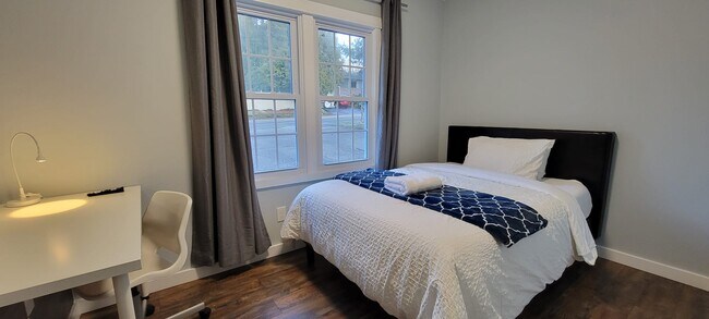 Building Photo - 19925 Wallingford Ave N