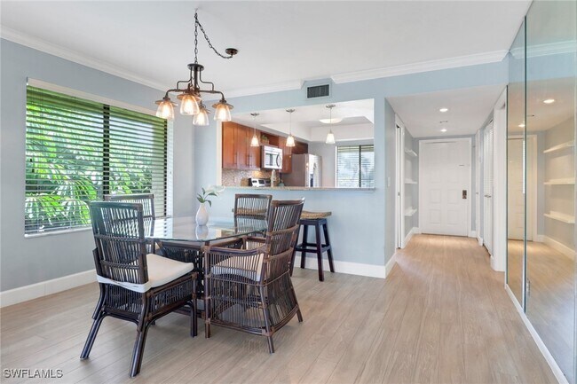 Foto del edificio - 1600 Misty Pines Cir