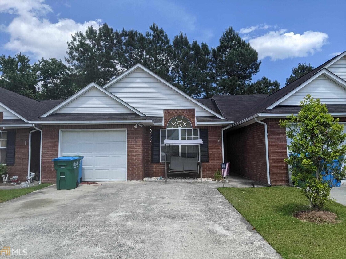 Primary Photo - 130 Towne Park Dr W
