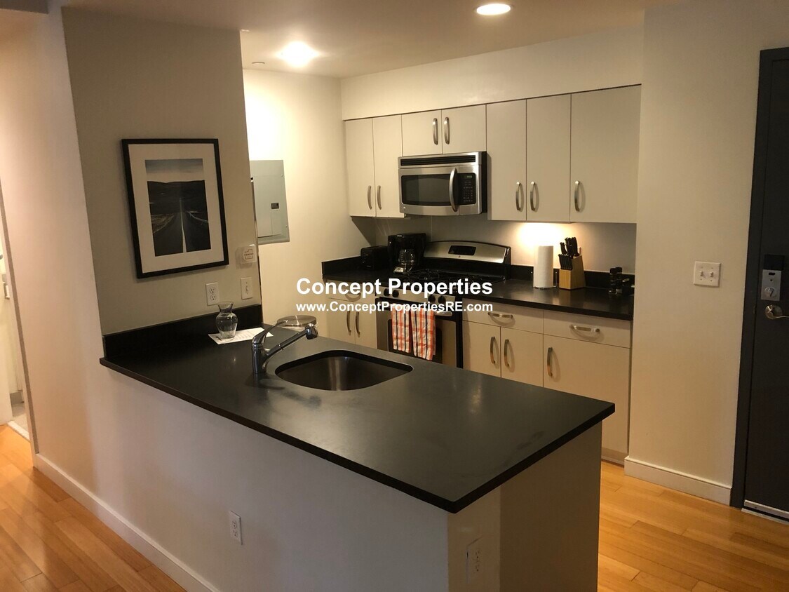Foto principal - 650 Albany St