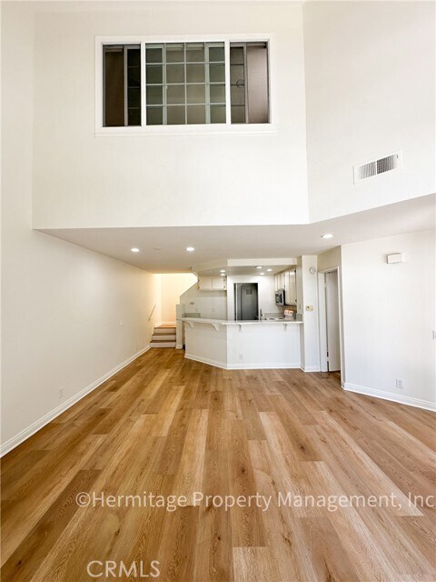 Building Photo - 127 Fallingstar