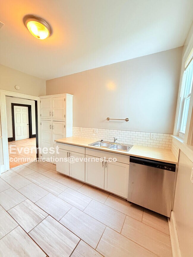 Foto del edificio - 9429 Brush St