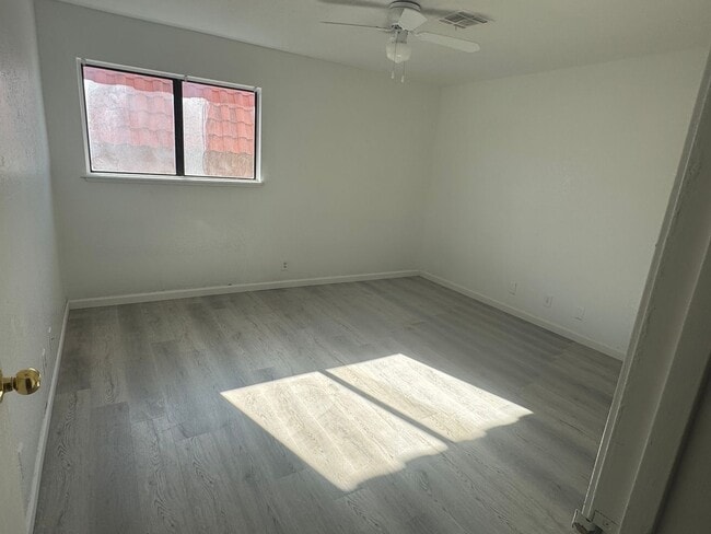 Foto del edificio - 6987 Mendon Ln