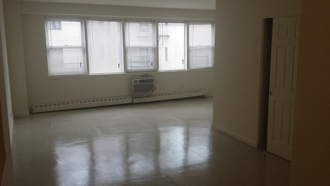 Foto del edificio - 8715 165th St