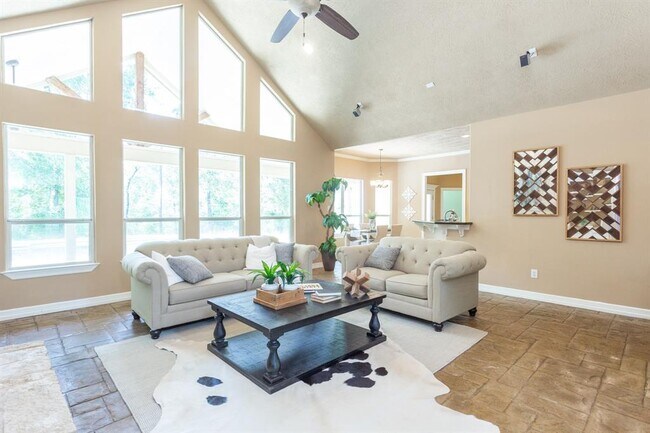 Foto del edificio - 427 Trace Way Dr