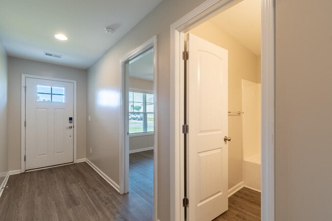 Building Photo - 3733 Moseley Dr