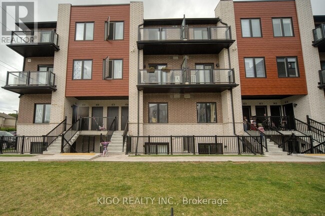 Building Photo - 10 S Creek Dr