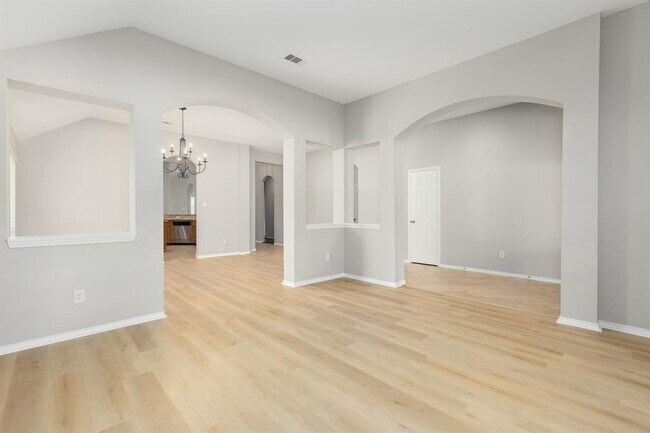 Foto del edificio - 13039 Golden Water Ct