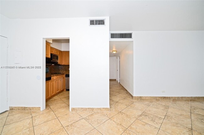 Building Photo - 7441 Wayne Ave