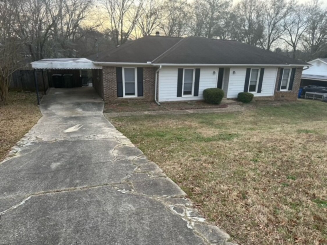 Primary Photo - 3 bedroom/ 2 Bath.... Move In Ready!!!!