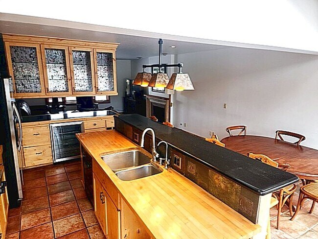 Foto del edificio - Perfectly Located Family Home