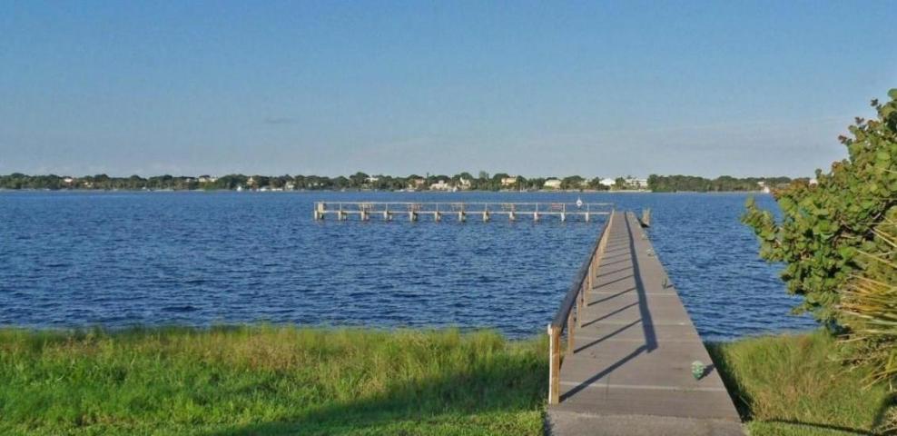 Foto principal - 1800 SE St Lucie Blvd