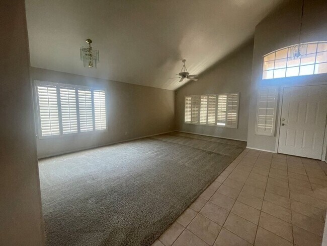 Building Photo - 922 N Sicily Dr