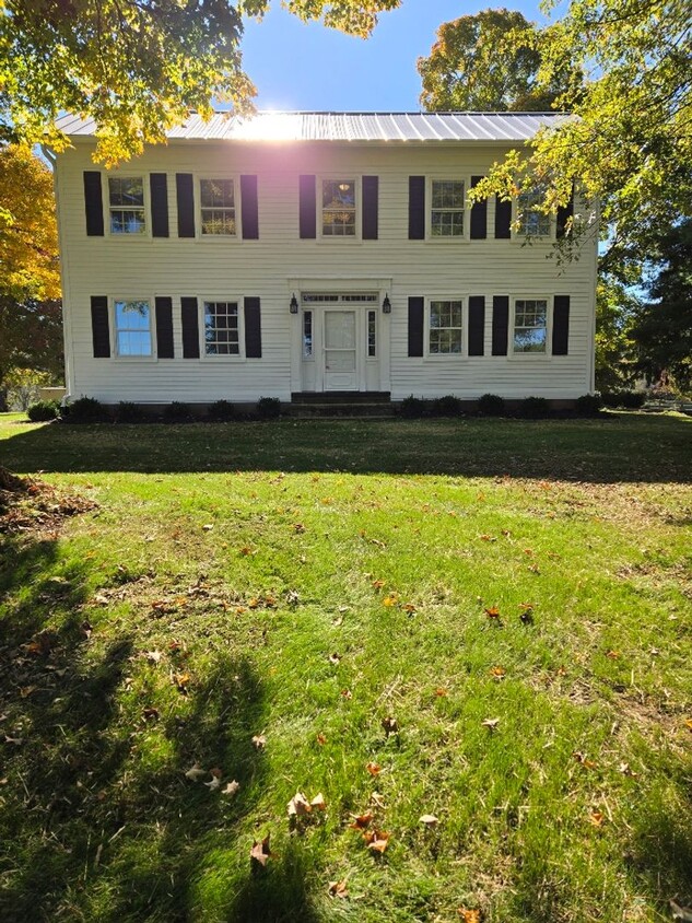 Primary Photo - Fall In Love With This Unique Farmhouse!