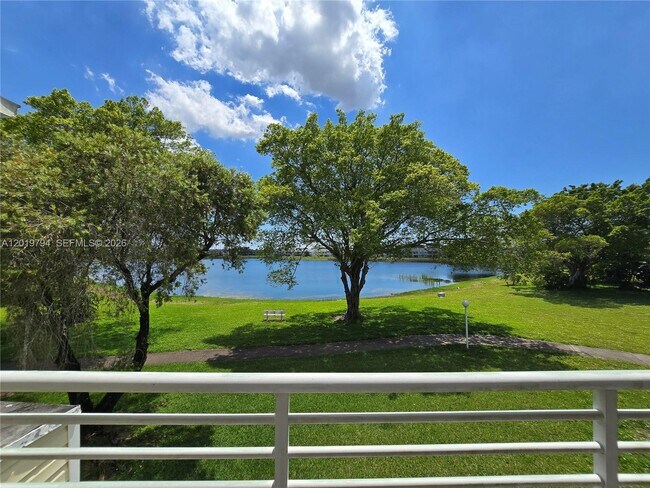 Foto del edificio - 3457 NW 44th St