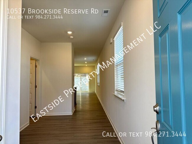 Foto del edificio - 10537 Brookside Reserve Rd