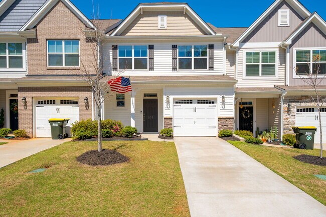 Foto del edificio - Sleek & Stylish 3 Bed, 2.5 Bath Townhome in Prime Location $2,100/mo rent