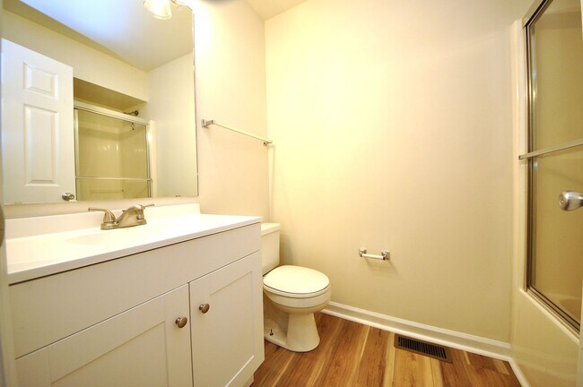 Foto del edificio - Beautiful Renovated 3 Bedroom 3 Bathroom i...