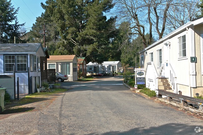 Foto del edificio - Reins Sandy Beach RV Park