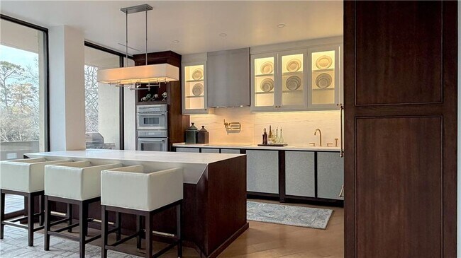 Foto del edificio - 2575 Peachtree Rd NE