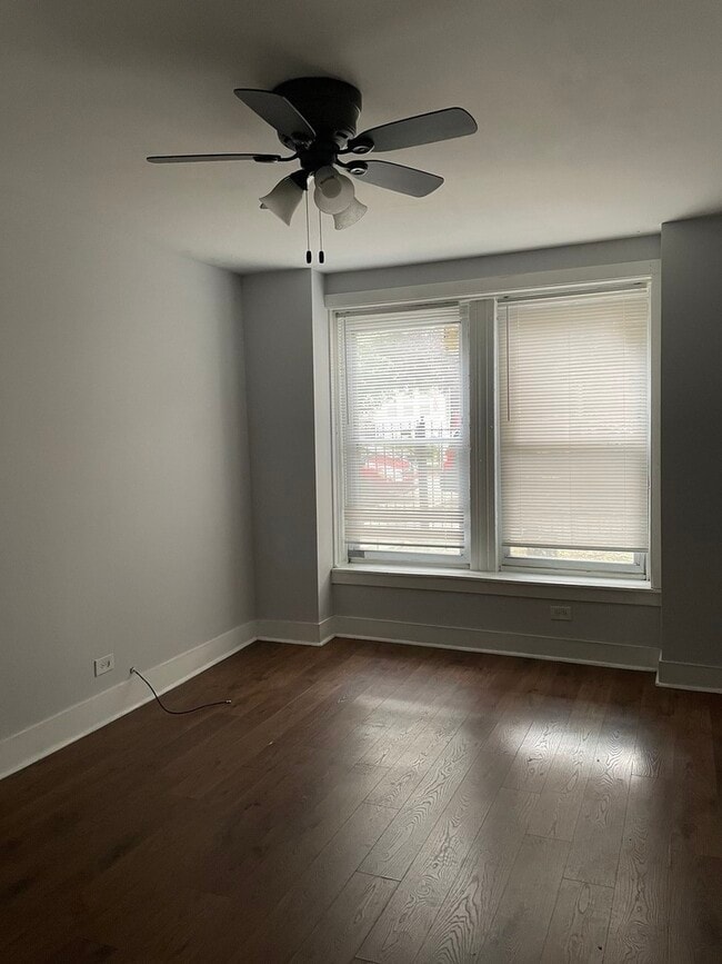 Building Photo - 851 N Mozart St