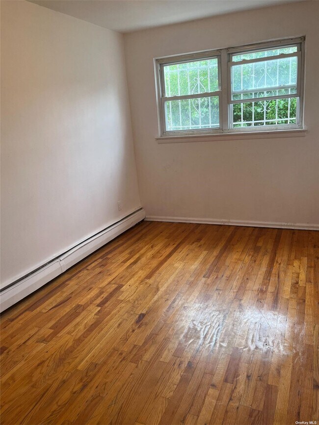 Foto del edificio - 730 Warwick St