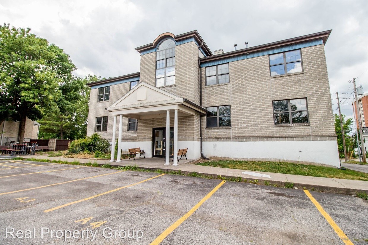 Primary Photo - 410 N College Ave