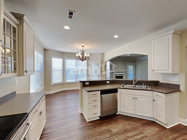 Foto del edificio - 8320 Willow Branch Dr