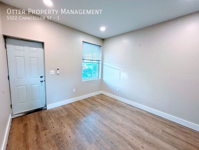 Foto del edificio - 5502 Chancellor St