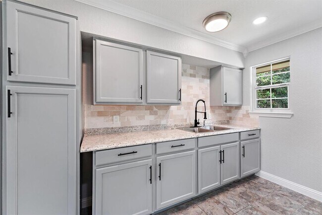 Foto del edificio - 11110 Duane St