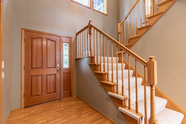 Building Photo - Beautiful 4 Bed 2.5 Bath Home in Sammamish