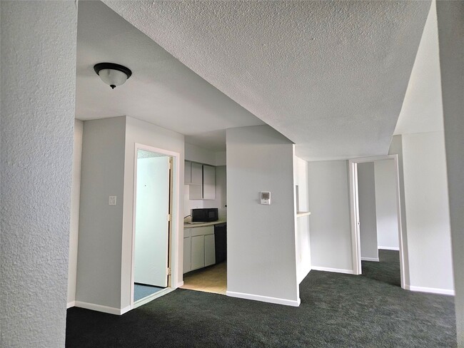 Foto del edificio - 8421 Hearth Dr