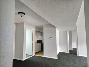 Building Photo - 8421 Hearth Dr