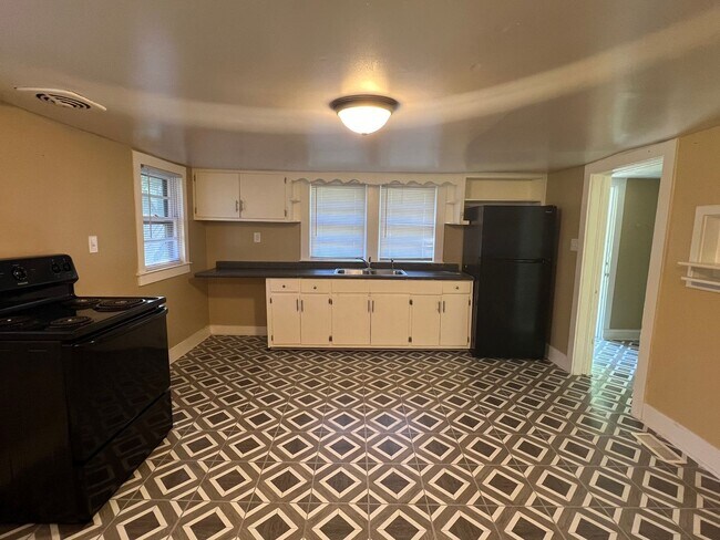 Foto del edificio - Three bedroom, 1.5 bath house in Elon