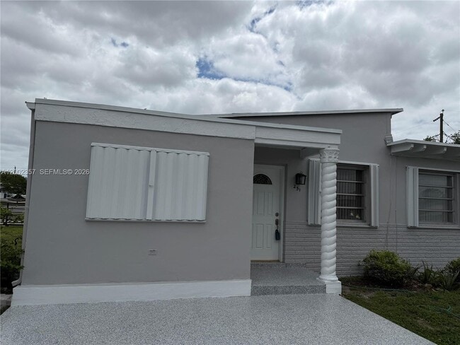 Building Photo - 251 SW 69th Ave