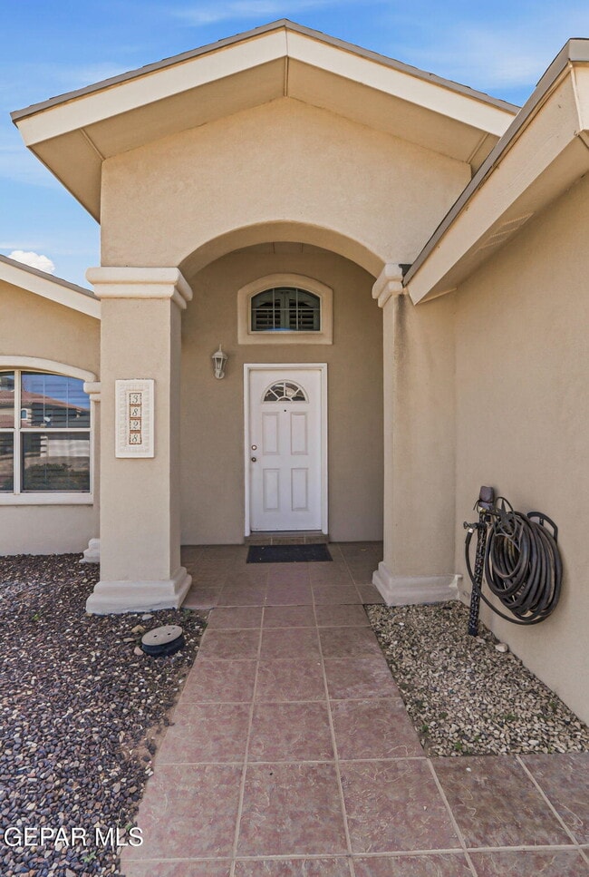 Building Photo - 3828 Tierra Aurora Dr