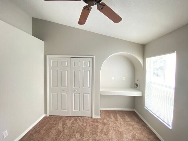 Foto del edificio - 9729 Pecky Cypress Way
