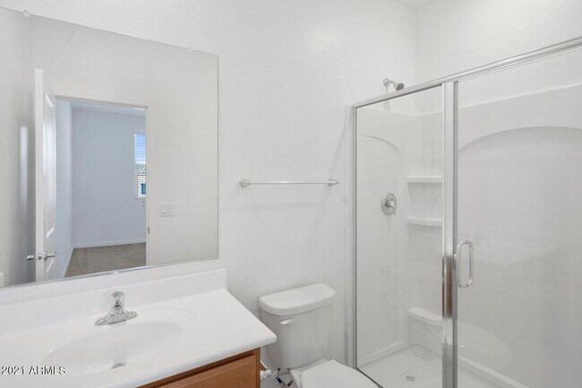 Foto del edificio - Single level home Built in 2020 located in...