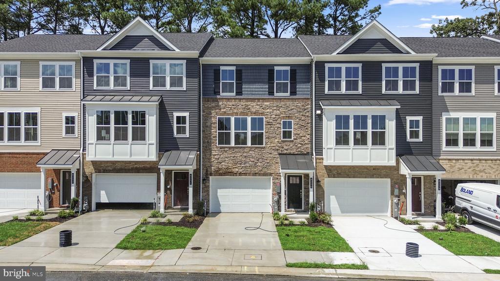 Foto principal - 8256 Longford Rd