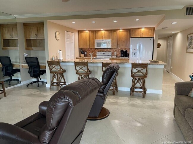 Foto del edificio - 264 NE Edgewater Dr